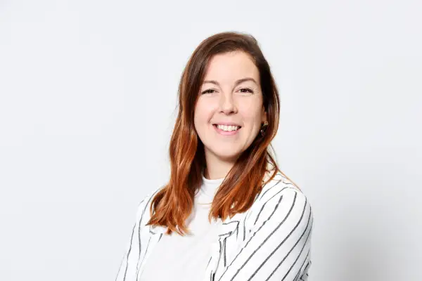 Portrait de Patricia Ciarrettino-Carvalhal, responsable du Centre Romand chez Info-Entraide Suisse