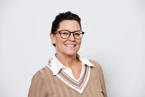 Portrait d'Anouk Isch Bodmer, directrice d'Info-Entraide Suisse